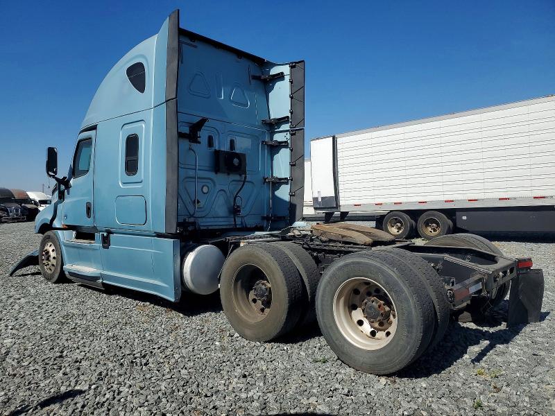2018 Freigliner All other VIN 3AKJHHDR5JSJP8245 COPART salvage auction — SIDE, CA - DIS/DLR/EXP ONLY CLEAN TITLE, sold $6,000 on 2026-07-30 (photo 3)