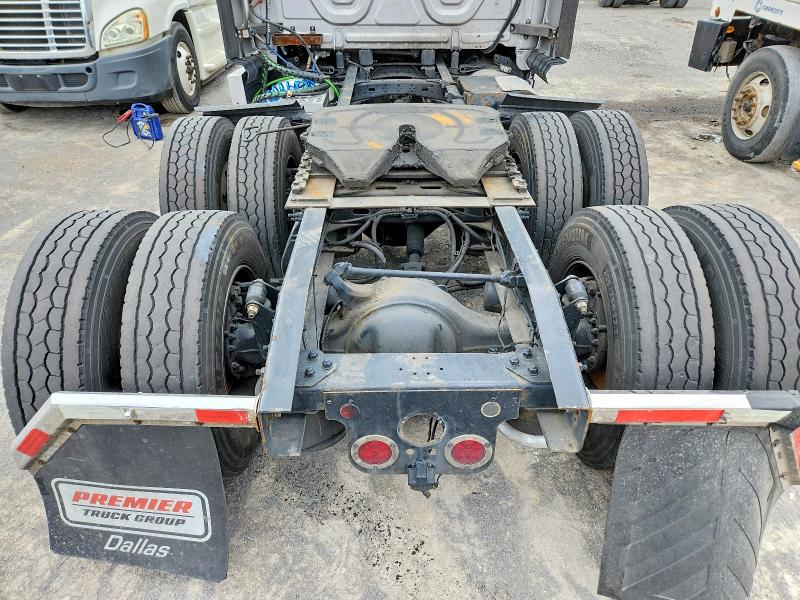 2020 Freigliner All other VIN 3AKJHHDR3LSLS7741 COPART salvage auction — MINOR DENT/SCRATCHES, CT, sold $1,250 on 2026-07-29 (photo 9)