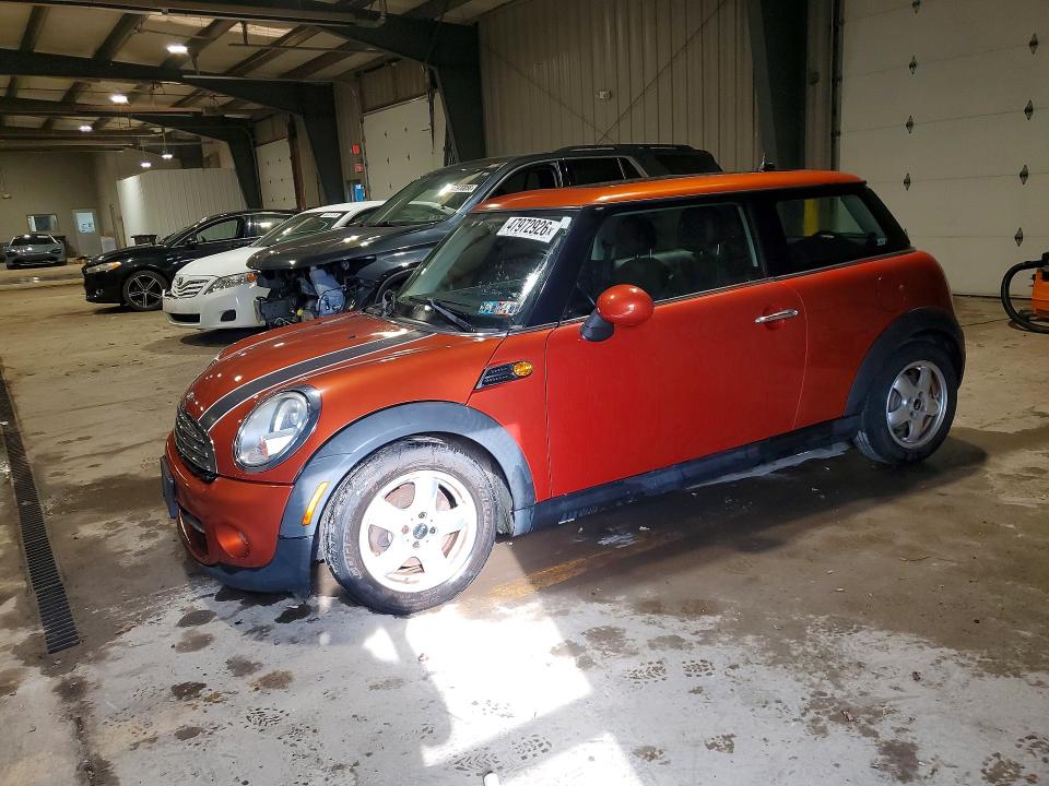 2011 Mini Cooper VIN WMWSU3C57BT251439 COPART salvage auction — NORMAL WEAR, Pa - Cert Of Title, sold $425 on 2026-08-05 (photo 1)