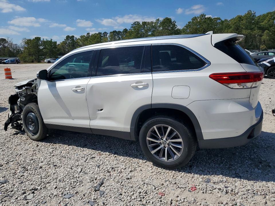 2019 Toyota Highlander VIN 5TDKZRFHXKS558065 COPART salvage auction — FRONT END, Tx - Certificate Of Title, sold $500 on 2026-07-28 (photo 2)