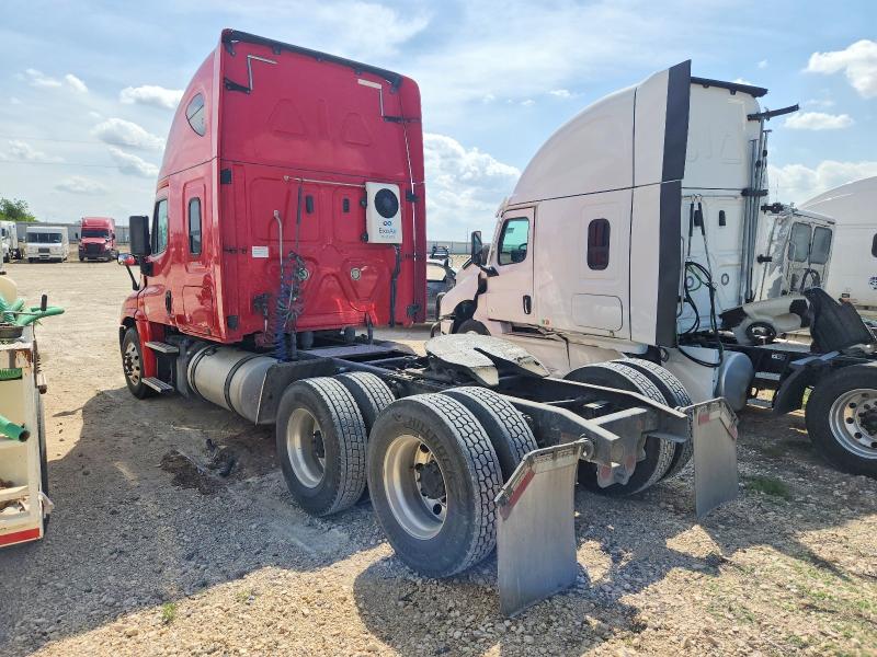 2018 Freigliner VIN 3AKJGLDR4JSJK2514 COPART salvage auction — NORMAL WEAR, TX - CERTIFICATE OF TITLE, sold $4,350 on 2026-07-14 (photo 3)
