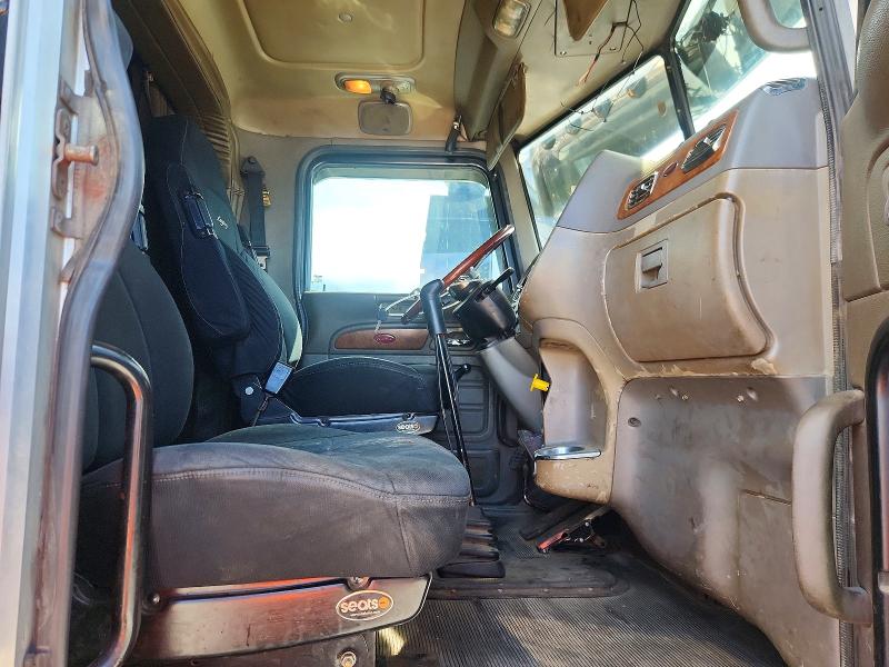 2007 Peterbilt All other VIN 1XP5DB9X87D674825 COPART salvage auction — NORMAL WEAR, GA - CERTIFICATE OF TITLE (P), sold $12,300 on 2026-07-28 (photo 5)