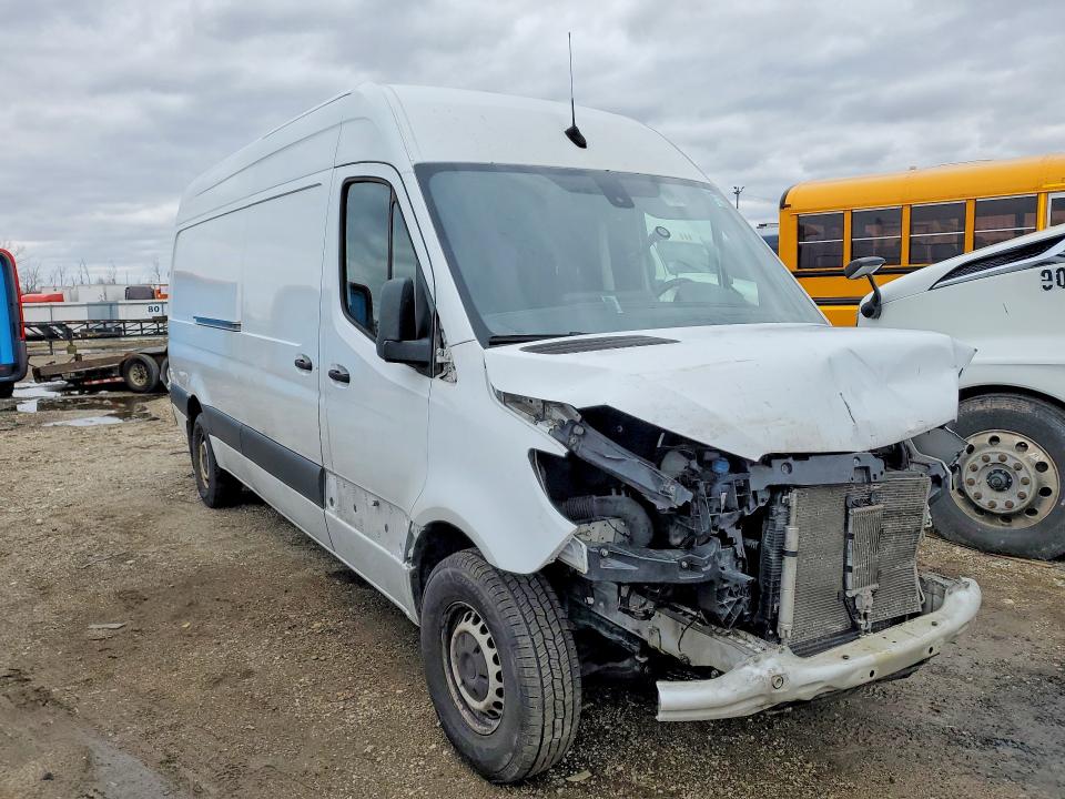 2019 Freightliner Sprinter VIN WDRPF1CD6KT007084 COPART salvage auction — FRONT END, SC, sold $3,600 on 2026-08-19 (photo 4)
