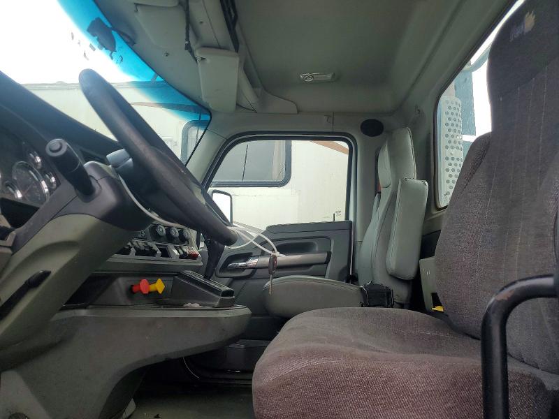 2014 Kenworth All other VIN 1XKYA48X2EJ402424 COPART salvage auction — NORMAL WEAR, IN - CERTIFICATE OF TITLE, sold $7,000 on 2026-07-27 (photo 5)