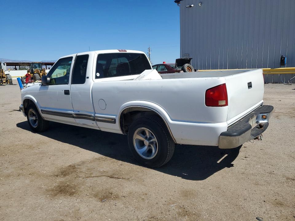2002 Chev S10 VIN 1GCCS19W928216650 COPART salvage auction — SIDE, CT, sold $450 on 2026-07-24 (photo 2)