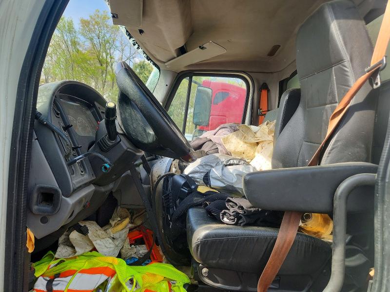 2013 Freightliner All other VIN 3ALACWDT9DDFE4600 COPART salvage auction — ALL OVER, NE - CERT OF TITLE-SALVAGE, sold $1,875 on 2026-07-08 (photo 7)