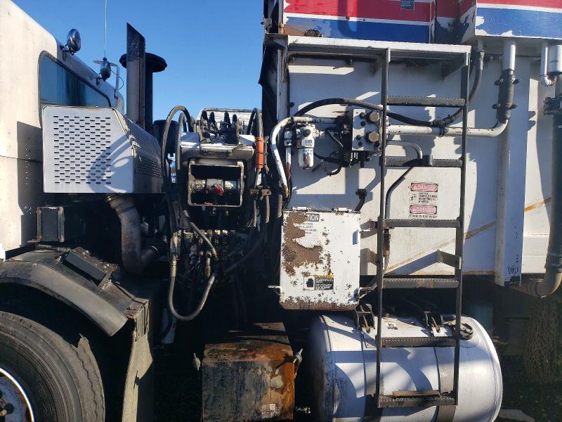 2009 Peterbilt All other VIN 3BPZL50X39F719301 COPART salvage auction — MINOR DENT/SCRATCHES, FL - CERTIFICATE OF DESTRUCTION, sold $1,000 on 2026-07-31 (photo 9)