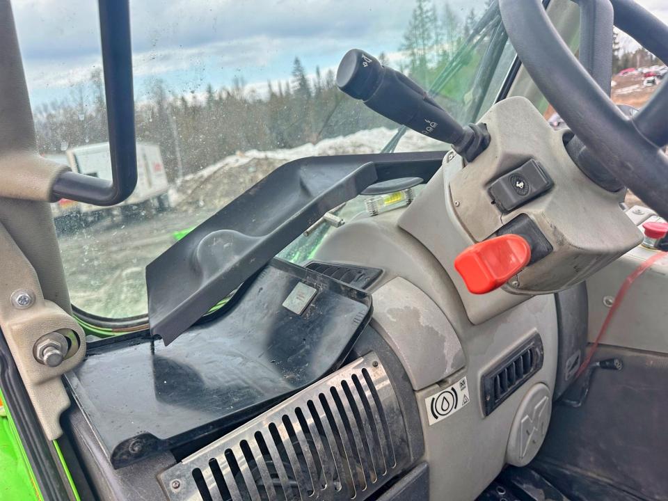 2013 Manitou 64.14hm VIN ZF1P10110C3149280 COPART salvage auction — ALL OVER, BS, sold $15,600 on 2026-08-11 (photo 5)