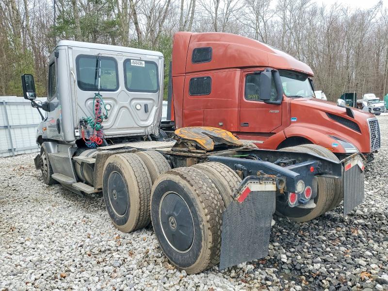 2019 Freigliner All other VIN 3AKJGEFG9KSKR8516 COPART salvage auction — SIDE, CT, sold $4,700 on 2026-08-25 (photo 3)