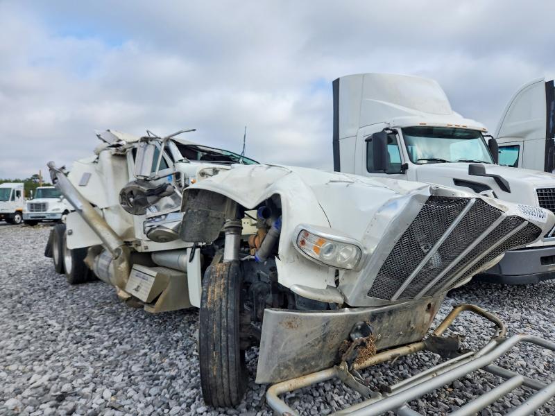2018 Peterbilt Convention VIN 1NPXGGGG30D498153 COPART salvage auction — ALL OVER, TN - SALVAGE CERTIFICATE, sold $3,900 on 2026-07-09 (photo 9)