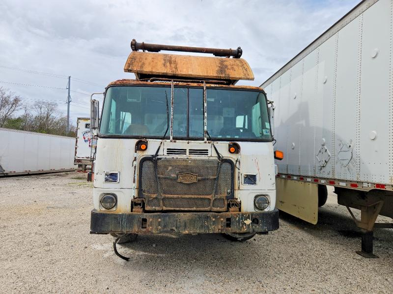2016 Autocar llc All models VIN 5VCACLLE8GH221106 COPART salvage auction — ALL OVER, CD, sold $1,100 on 2026-07-29 (photo 9)