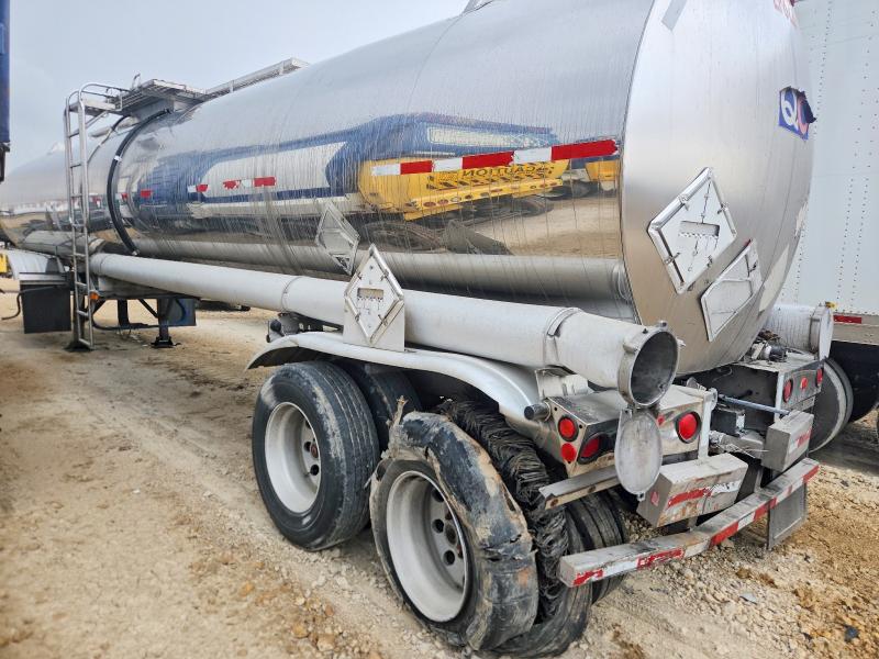 2001 Walker Trailer VIN 5WSAC42201N034066 COPART salvage auction — REAR END, SV, sold $1,100 on 2026-07-23 (photo 9)