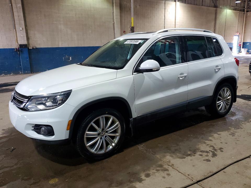 2016 Volkswagen Tiguan VIN WVGBV7AX5GW576815 — COPART salvage auction photo