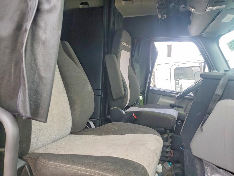 2024 Freightliner All other VIN 3AKJHHDR9RSUX2176 COPART salvage auction — FRONT END, TX - SALVAGE VEHICLE TITLE, sold $11,500 on 2026-07-30 (photo 5)
