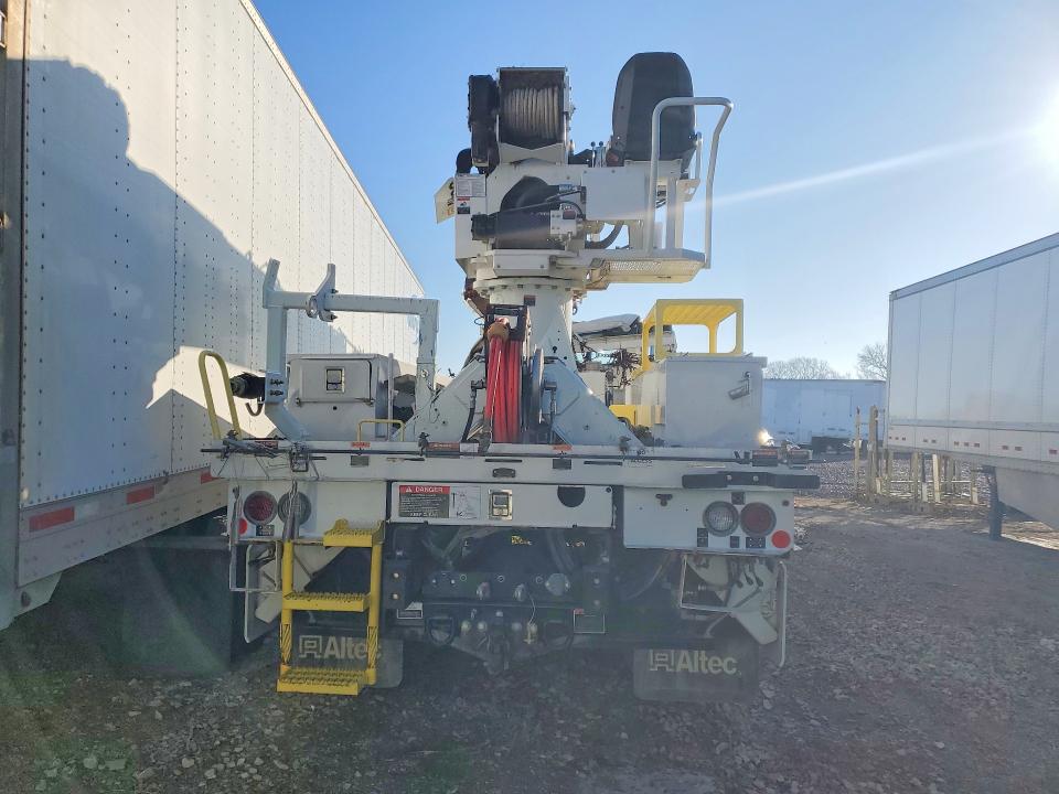 2024 Freigliner VIN 3ALDCXFC8RDUV0863 COPART salvage auction — ROLLOVER, PA - DEALER ONLY CLEAN TITLE, sold $13,100 on 2026-07-16 (photo 6)