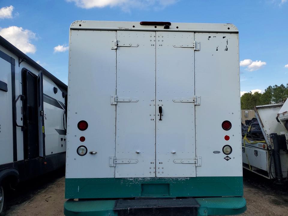 2016 Freigliner Mt45 chass VIN 4UZAC2DV7GCHP5965 COPART salvage auction — NORMAL WEAR, SC - CERTIFICATE OF TITLE, sold $1,600 on 2026-07-31 (photo 6)