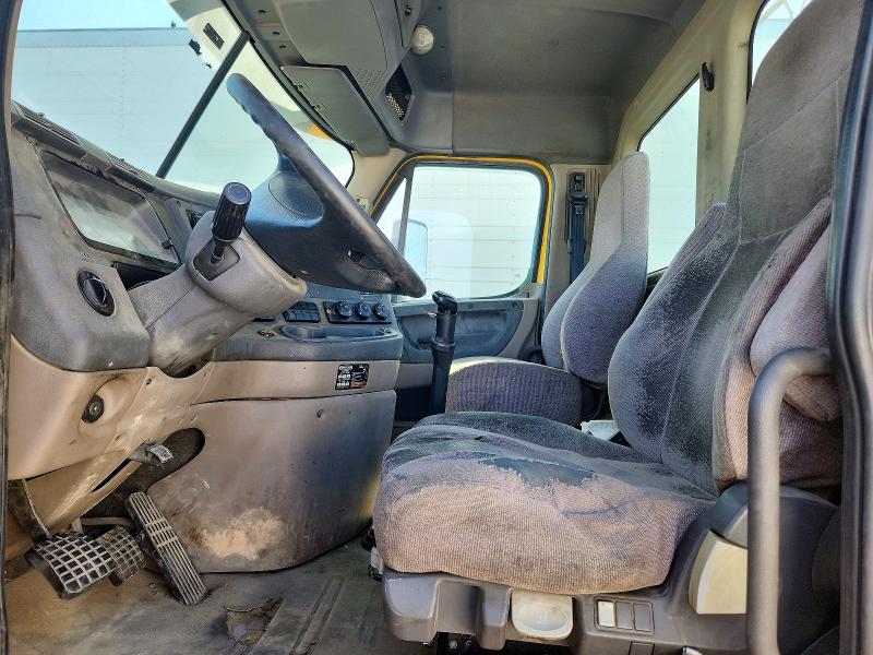 2014 Freightliner All other VIN 3AKBGDDV4ESFZ0422 COPART salvage auction — MINOR DENT/SCRATCHES, DV, sold $2,200 on 2026-07-30 (photo 5)