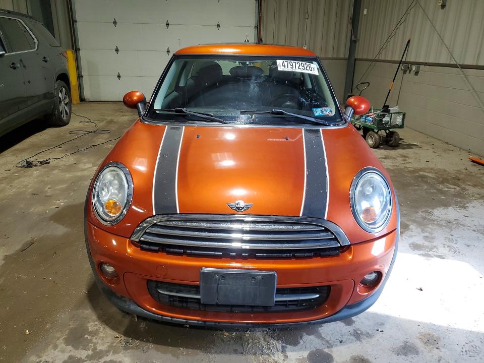2011 Mini Cooper VIN WMWSU3C57BT251439 COPART salvage auction — NORMAL WEAR, Pa - Cert Of Title, sold $425 on 2026-08-05 (photo 5)