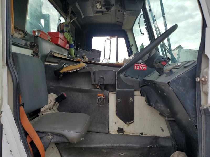 2011 Mack Leu613 VIN 1M2AU02C7BM005221 COPART salvage auction — FRONT END, TX - NONREPAIRABLE TITLE, sold $1,600 on 2026-10-13 (photo 5)