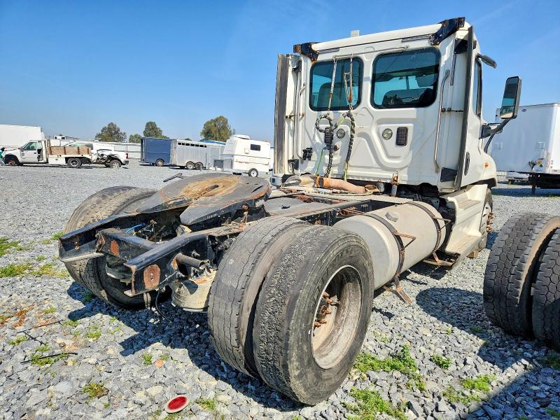 2015 Freightliner All models VIN 1FUBGED56FLGL0454 COPART salvage auction — FRONT END, Wv - Dis/Dlr/Exp Only Clean Title (P), sold $225 on 2026-07-27 (photo 4)