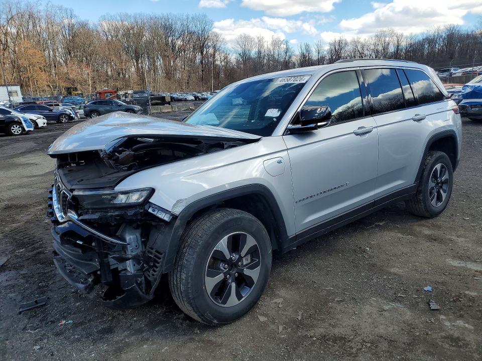 2023 Jeep Cherokee VIN 1C4RJYB60PC626080 COPART salvage auction — FRONT END, Fl - Certificate Of Destruction (P), sold $10,300 on 2026-07-30 (photo 1)