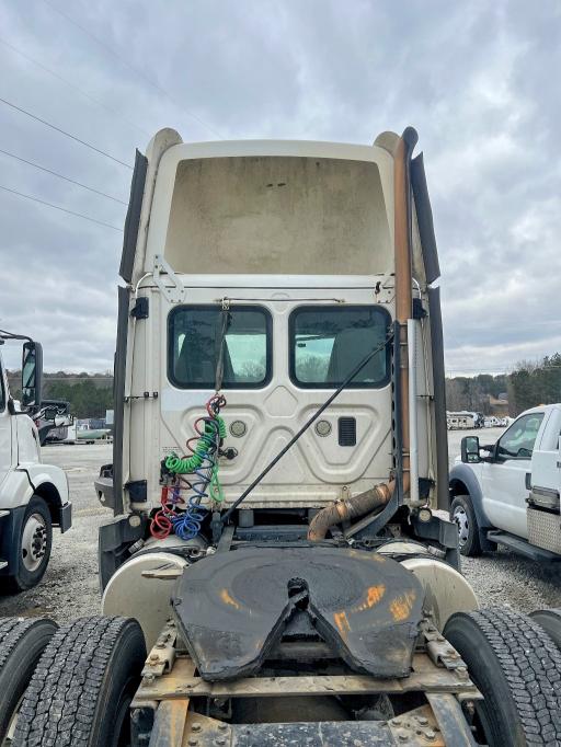 2016 Freightliner All other VIN 1FUBGEDV3GLHC5616 COPART salvage auction — MINOR DENT/SCRATCHES, IN - CERTIFICATE OF TITLE, sold $5,000 on 2026-07-29 (photo 6)