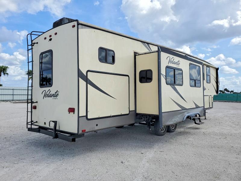 2018 Keystone Trailer VIN 4YDF37525J9361447 COPART salvage auction — WATER/FLOOD, FL - CERT OF TITLE SLVG REBUILDABLE, sold $11,300 on 2026-07-27 (photo 4)