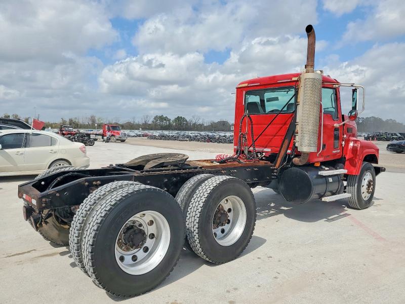 2008 Mack Unknown VIN 1M1AN09Y98N003296 COPART salvage auction — NORMAL WEAR, TX - CERTIFICATE OF TITLE, sold $6,300 on 2026-07-21 (photo 4)