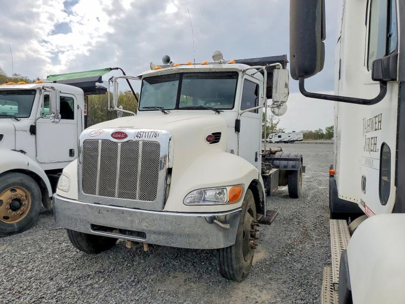2008 Peterbilt tractor All models VIN 2NPLHN7X68M756459 COPART salvage auction — MINOR DENT/SCRATCHES, CY, sold $3,850 on 2026-09-03 (photo 2)