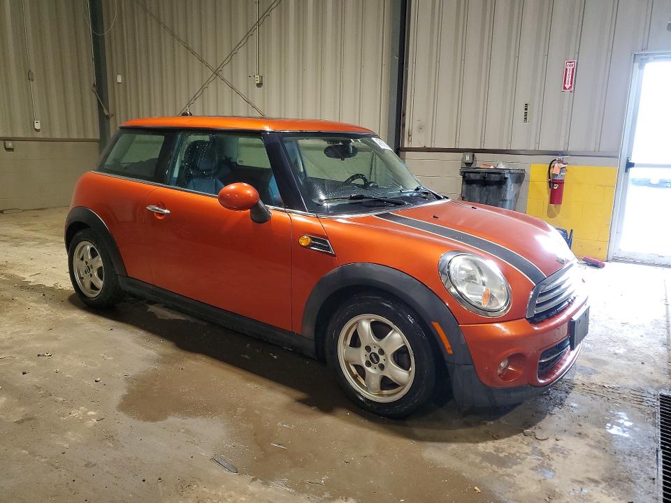 2011 Mini Cooper VIN WMWSU3C57BT251439 COPART salvage auction — NORMAL WEAR, Pa - Cert Of Title, sold $425 on 2026-08-05 (photo 4)