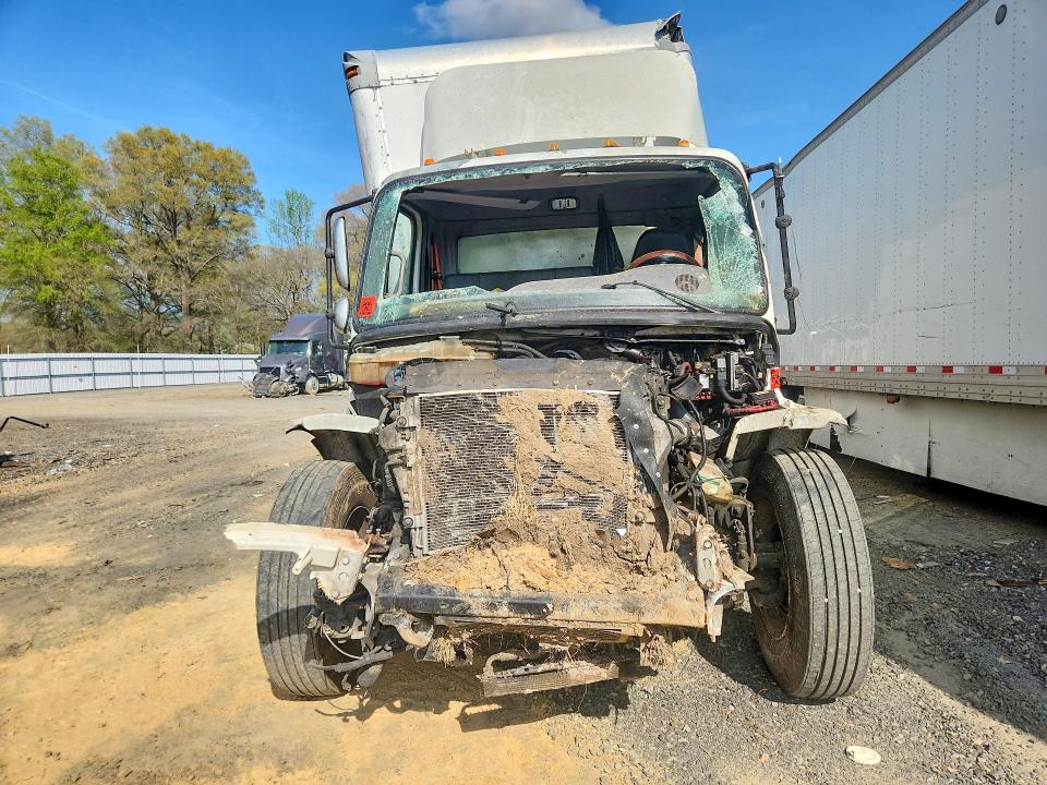 2013 Freightliner All other VIN 3ALACWDT9DDFE4600 COPART salvage auction — ALL OVER, NE - CERT OF TITLE-SALVAGE, sold $1,875 on 2026-07-08 (photo 5)