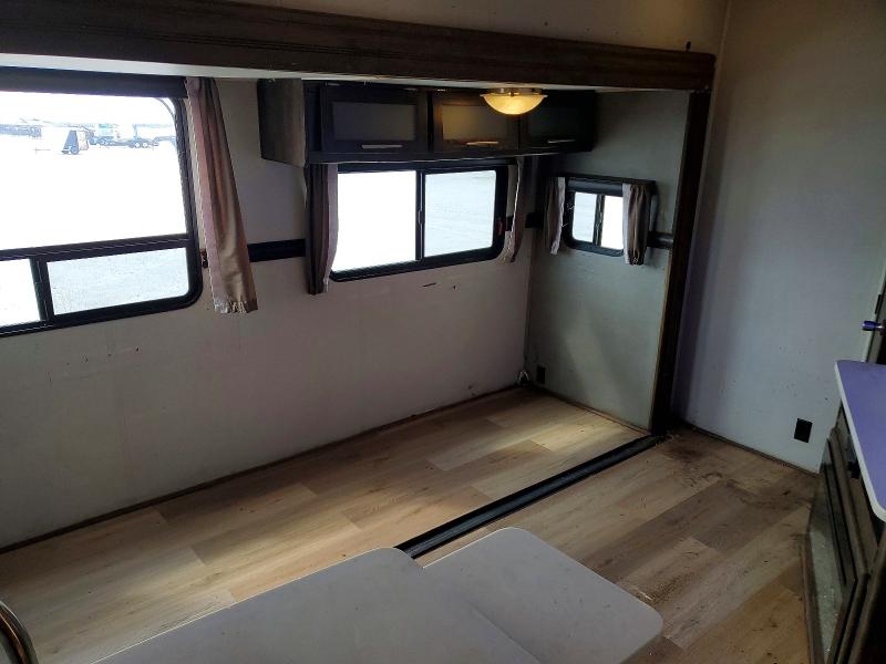 2018 Keystone Trailer VIN 4YDF37525J9361447 COPART salvage auction — WATER/FLOOD, FL - CERT OF TITLE SLVG REBUILDABLE, sold $11,300 on 2026-07-27 (photo 9)