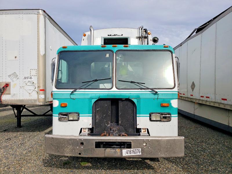 1998 Peterbilt All other VIN 1NPZH58X7WD710800 COPART salvage auction — MINOR DENT/SCRATCHES, FL - CERTIFICATE OF DESTRUCTION, sold $1,500 on 2026-07-31 (photo 9)