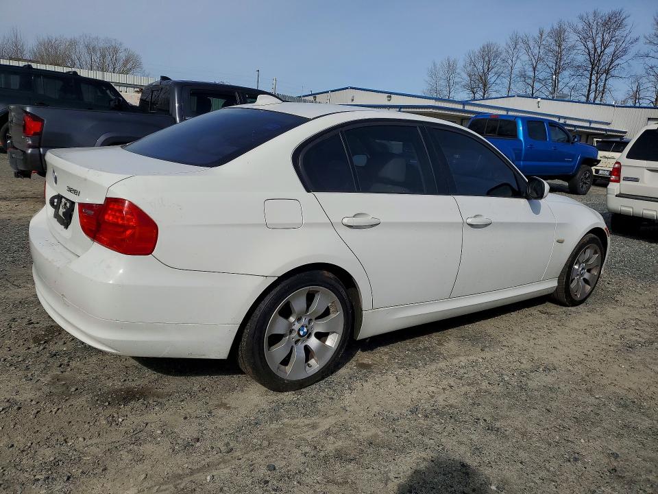 2011 Bmw motorrad 3 series VIN WBAPH5C51BA446342 COPART salvage auction — FRONT END, CT, sold $1,400 on 2026-07-20 (photo 3)