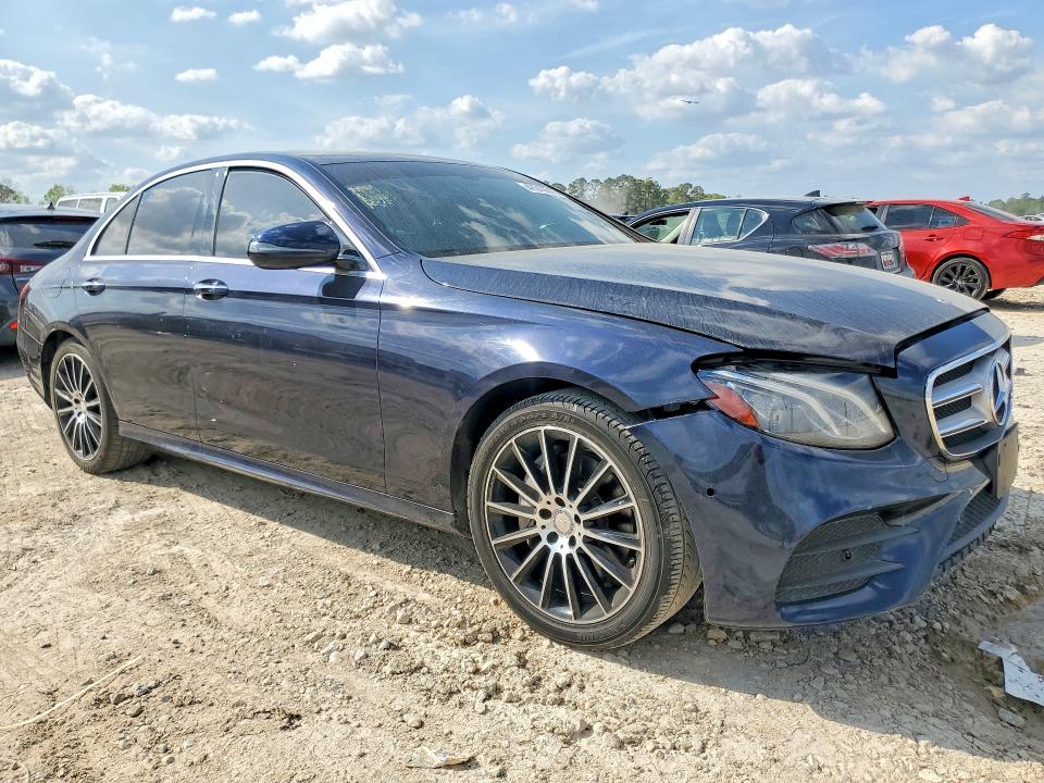2017 Mercedes-benz E-class VIN WDDZF4KB8HA225712 COPART salvage auction — MINOR DENT/SCRATCHES, Tx - Certificate Of Title (P), sold $7,600 on 2026-07-24 (photo 4)