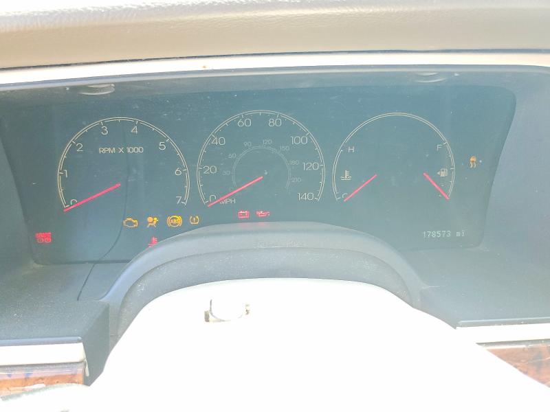 2004 Lincoln townhouse Navigator VIN 5LMFU27R34LJ37915 COPART salvage auction — MINOR DENT/SCRATCHES, CA - DIS/DLR/EXP ONLY CLEAN TITLE (P), sold $500 on 2026-07-27 (photo 9)