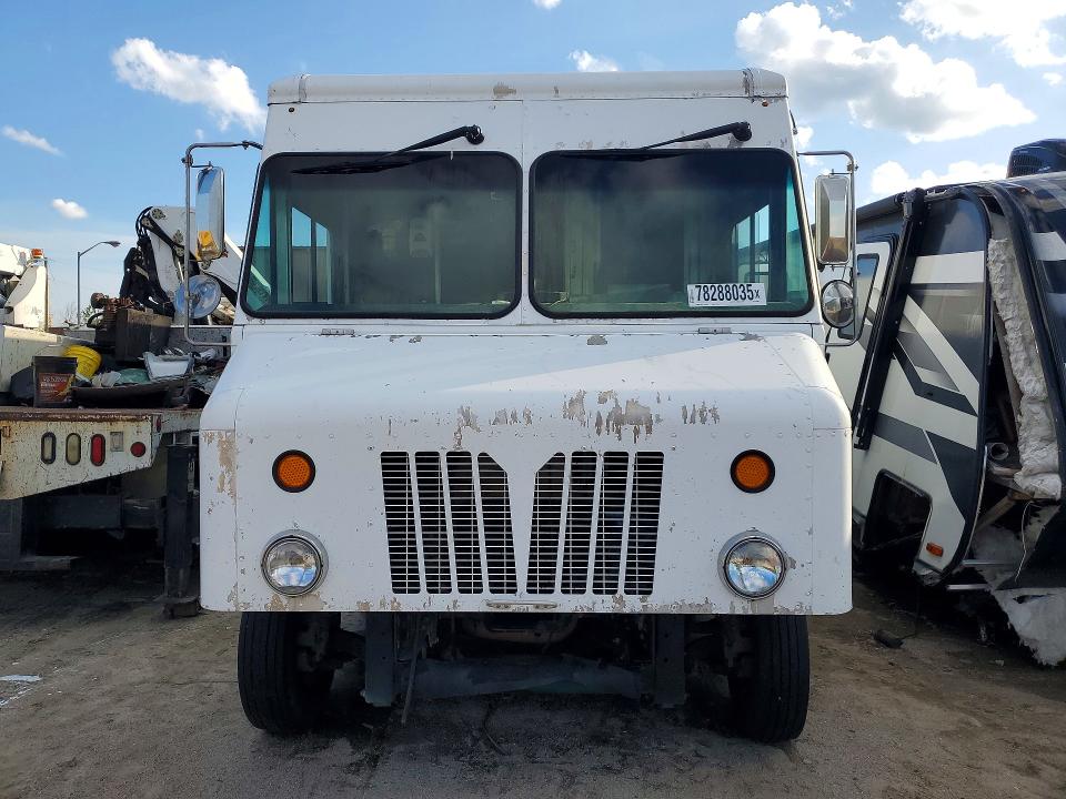 2016 Freigliner Mt45 chass VIN 4UZAC2DV7GCHP5965 COPART salvage auction — NORMAL WEAR, SC - CERTIFICATE OF TITLE, sold $1,600 on 2026-07-31 (photo 5)