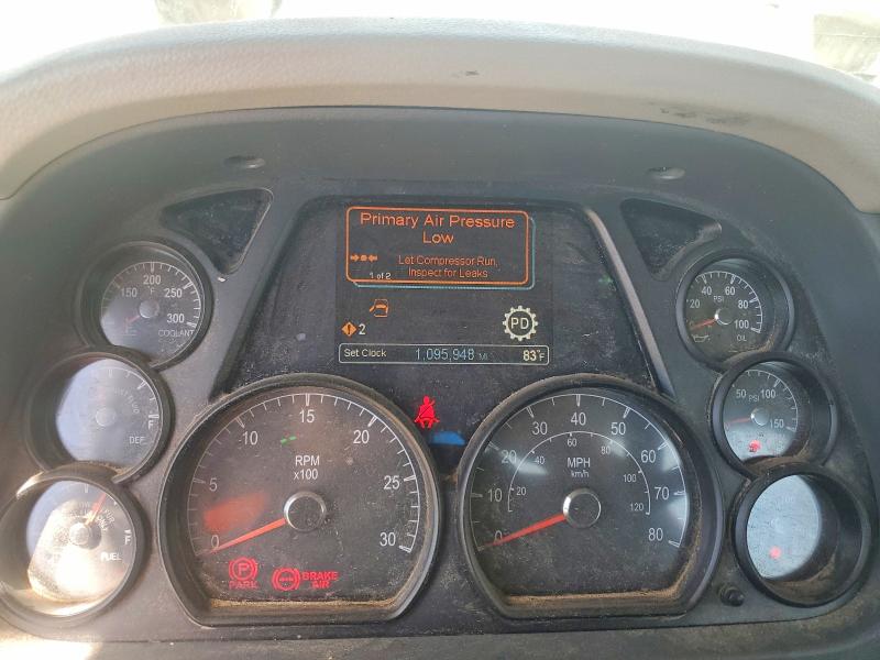 2018 Peterbilt All models VIN 1XPBA48XXJD478031 COPART salvage auction — NORMAL WEAR, IN - CERTIFICATE OF TITLE, sold $7,000 on 2026-07-28 (photo 8)