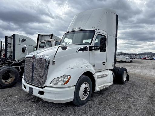2014 Kenworth All models VIN 1XKYA48X9EJ403201 COPART salvage auction — FRONT END, IN - CERTIFICATE OF TITLE, sold $9,000 on 2026-07-06 (photo 2)