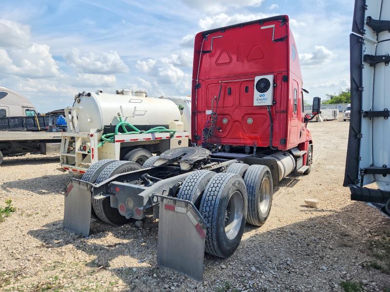 2018 Freigliner VIN 3AKJGLDR4JSJK2514 COPART salvage auction — NORMAL WEAR, TX - CERTIFICATE OF TITLE, sold $4,350 on 2026-07-14 (photo 4)