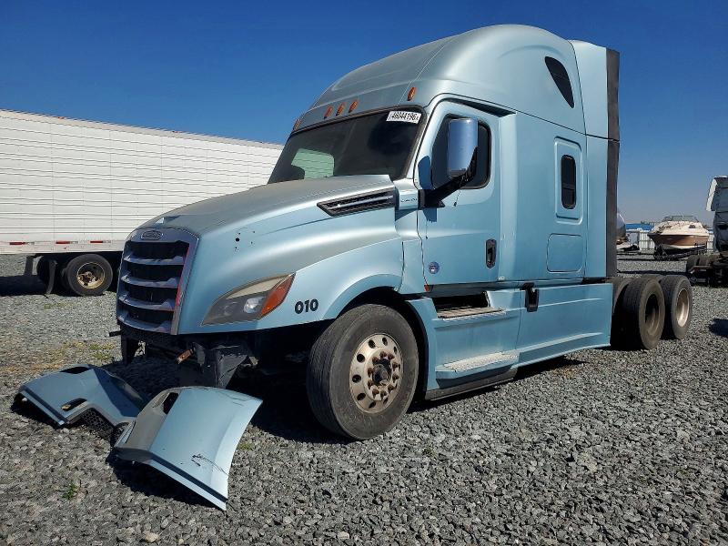 2018 Freigliner All other VIN 3AKJHHDR5JSJP8245 COPART salvage auction — SIDE, CA - DIS/DLR/EXP ONLY CLEAN TITLE, sold $6,000 on 2026-07-30 (photo 2)