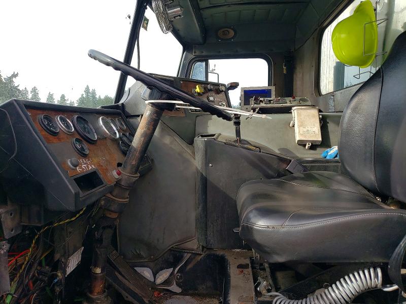 1998 Peterbilt All other VIN 1NPZH58X7WD710800 COPART salvage auction — MINOR DENT/SCRATCHES, FL - CERTIFICATE OF DESTRUCTION, sold $1,500 on 2026-07-31 (photo 5)