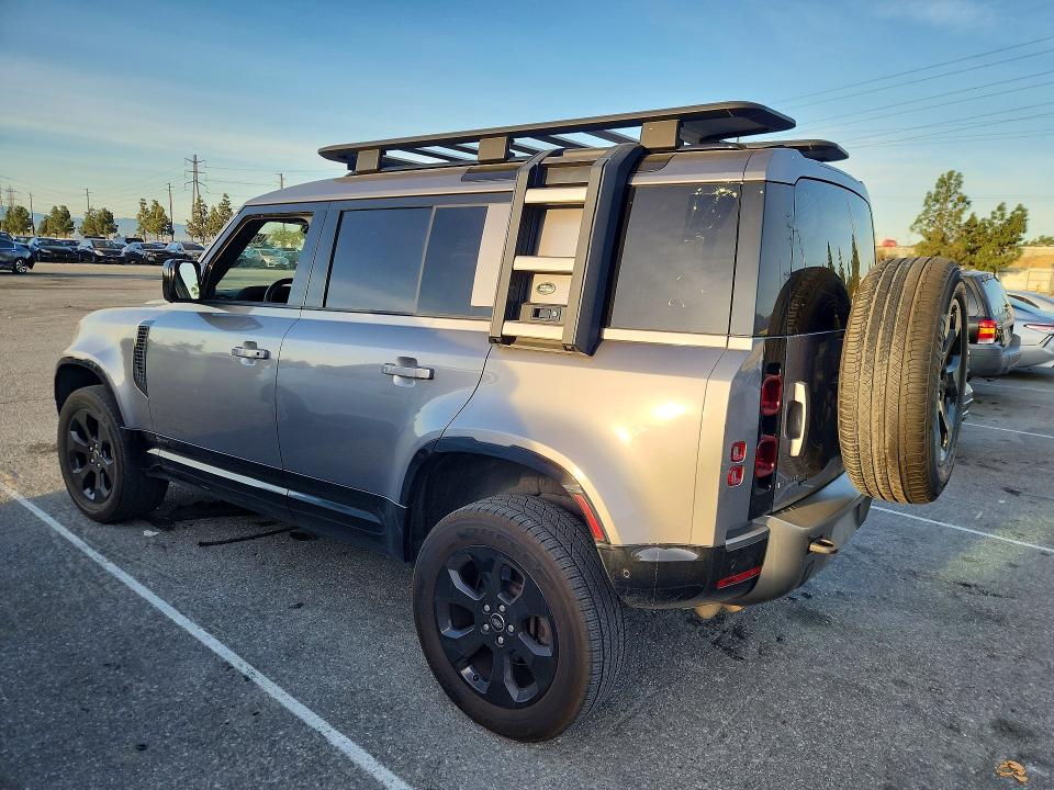 2021 Land rover Defender VIN SALE27RU2M2040338 COPART salvage auction — MINOR DENT/SCRATCHES, Ca - Dis/Dlr/Exp Only Clean Title (P), sold $28,000 on 2026-07-28 (photo 2)