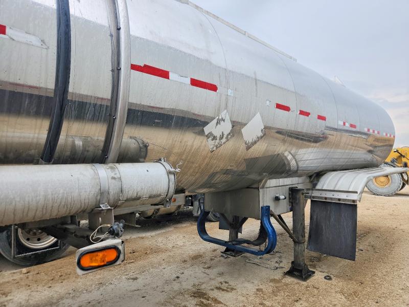 2001 Walker Trailer VIN 5WSAC42201N034066 COPART salvage auction — REAR END, SV, sold $1,100 on 2026-07-23 (photo 5)