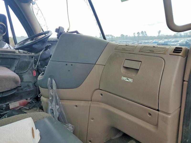 2010 Freightliner Cascadia VIN 1FUJGEBG1ASAT5199 COPART salvage auction — ROLLOVER, ST, sold $375 on 2026-07-30 (photo 5)