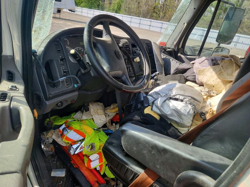 2013 Freightliner All other VIN 3ALACWDT9DDFE4600 COPART salvage auction — ALL OVER, NE - CERT OF TITLE-SALVAGE, sold $1,875 on 2026-07-08 (photo 8)
