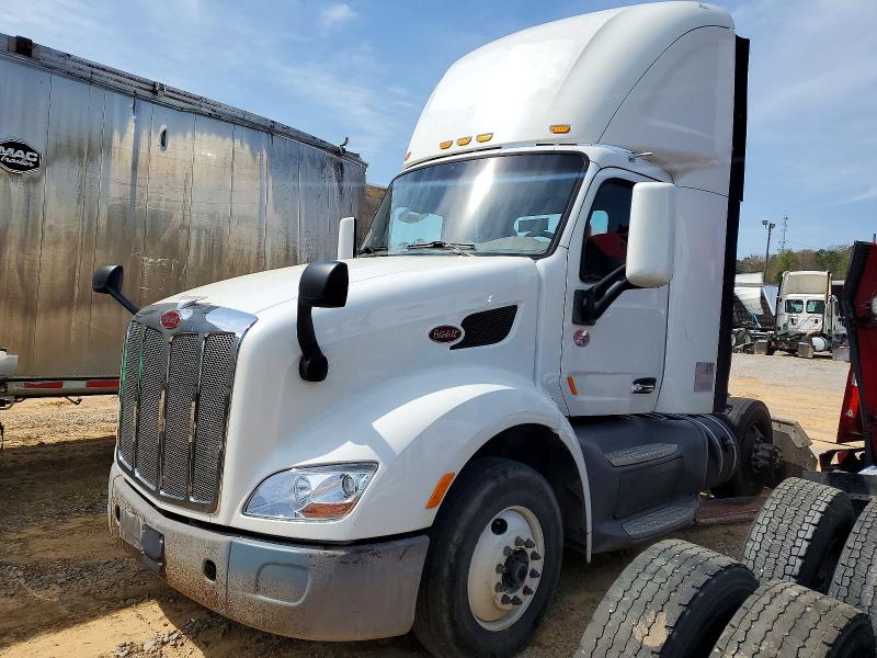 2017 Peterbilt All models VIN 1XPBA48X3HD428839 COPART salvage auction — MINOR DENT/SCRATCHES, IN - CERTIFICATE OF TITLE, sold $5,000 on 2026-07-07 (photo 2)