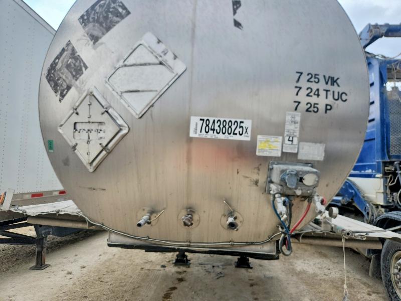 2001 Walker Trailer VIN 5WSAC42201N034066 COPART salvage auction — REAR END, SV, sold $1,100 on 2026-07-23 (photo 8)