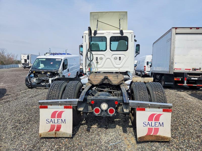 2018 Freigliner All other VIN 1FUBGADVXJLJY2573 COPART salvage auction — WATER/FLOOD, WF, sold $275 on 2026-07-06 (photo 6)