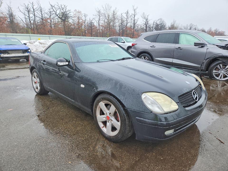 1999 Mercedes-benz Slk-class VIN WDBKK47FXXF121936 COPART salvage auction — MINOR DENT/SCRATCHES, NY - CERTIFICATE OF TITLE, sold $450 on 2026-07-27 (photo 4)